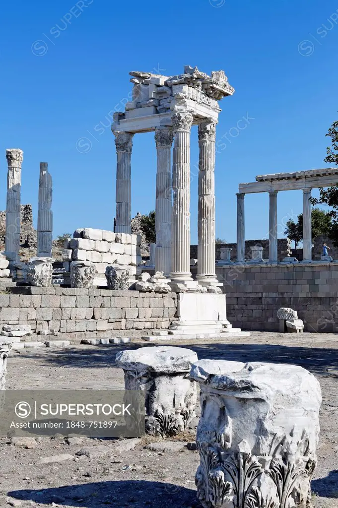 Columns and ruins of the Temple of Trajan, Trajaneum, Pergamon, Pergamum,, Bergama, Izmir, western Turkey, Turkey, Asia