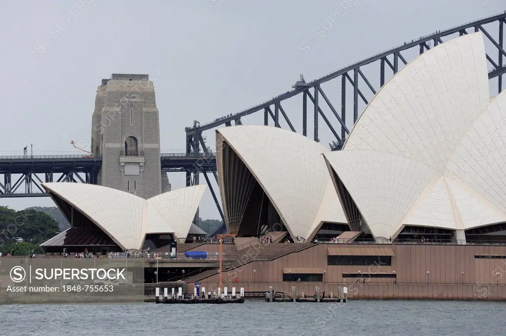 Sydney Opera House on Bennelong Point, Sydney Harbour Bridge, Sydney, New South Wales, NSW, Australia