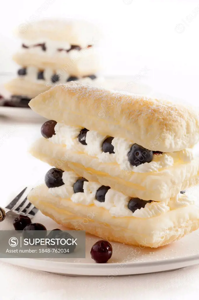 Millefeuille with blueberries