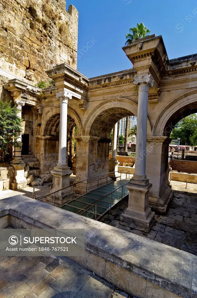 Hadrian's Gate or Gate of Hadrian, in honour of the Roman Emperor Hadrian, built in 130 AD, Kaleici district