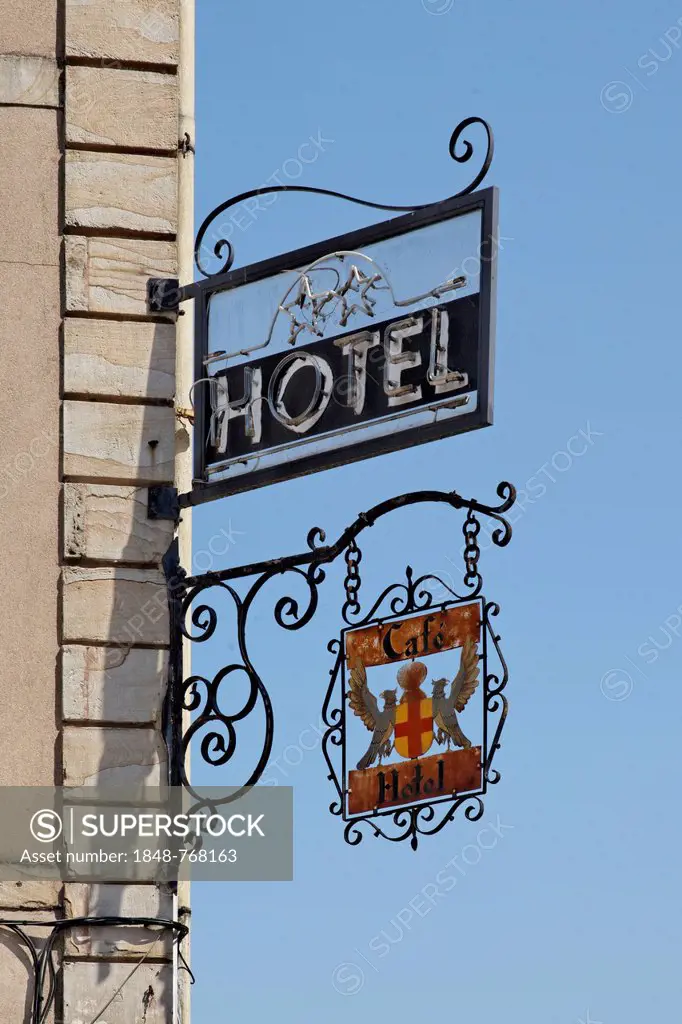 Hanging sign, former hotel on the Place des Vosges