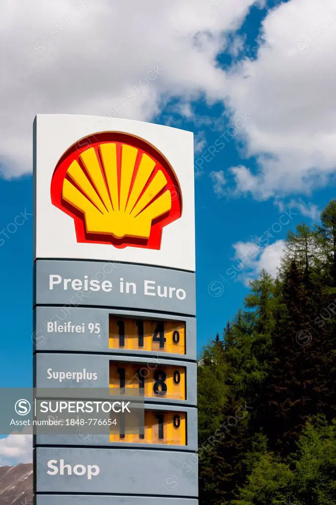 Shell petrol station, petrol prices, duty-free refuelling in Samnaun