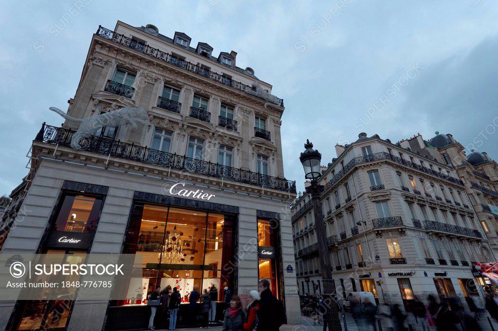 Cartier store on the Avenue des Champs Elys es in the evening