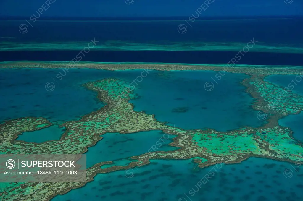 Aerial view of the Great Barrier Reef, UNESCO World Heritage Site, Queensland, Australia