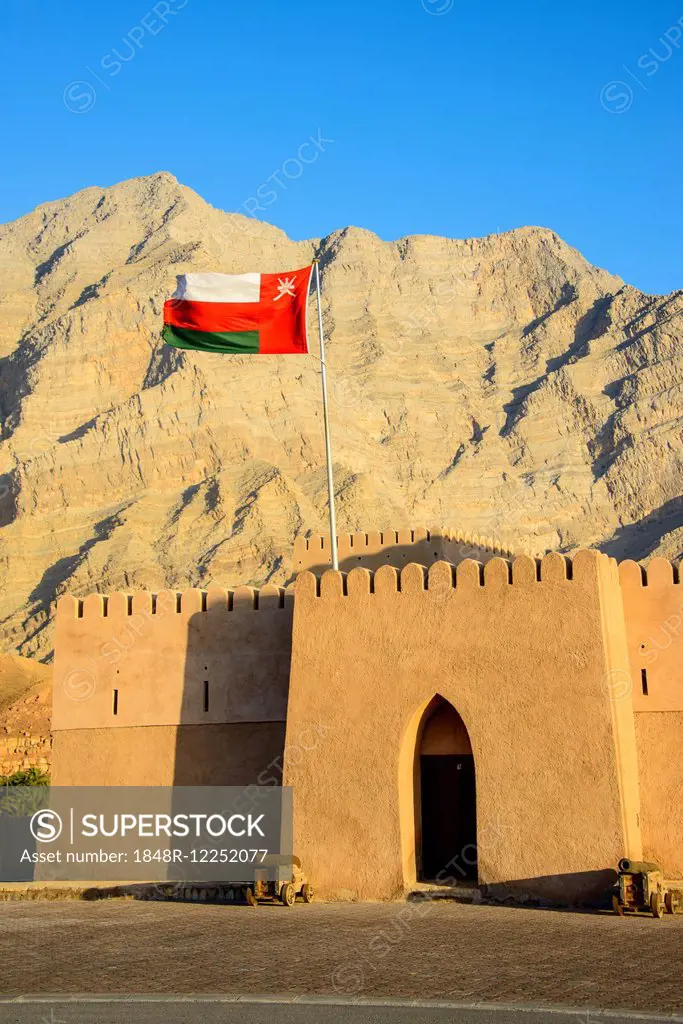 Flag of Oman, Bukha Castle, Bukha, Musandam, Oman