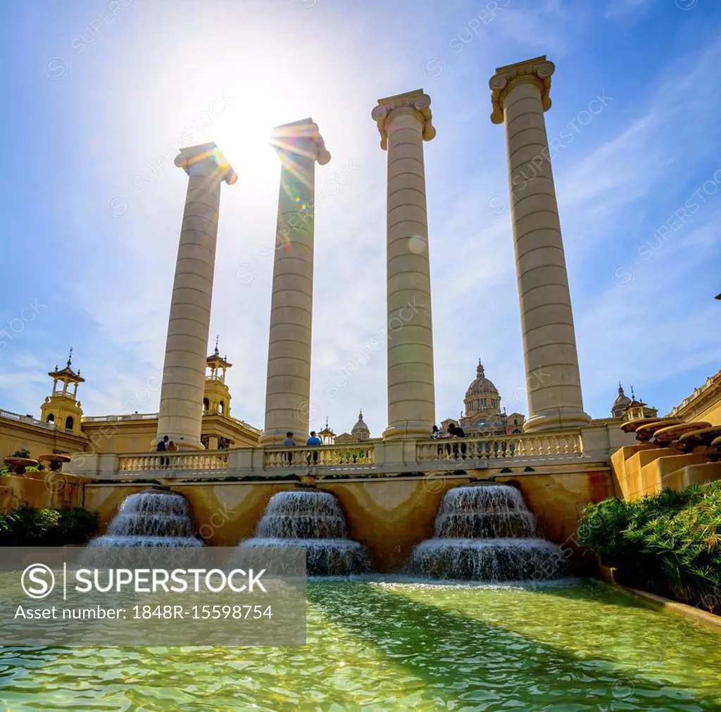 Water features in front of the Palau Nacional de Montjuic, National Palace at Montjuic, Museu Nacional d'Art de Catalunya, Barcelona, Catalonia, Spain