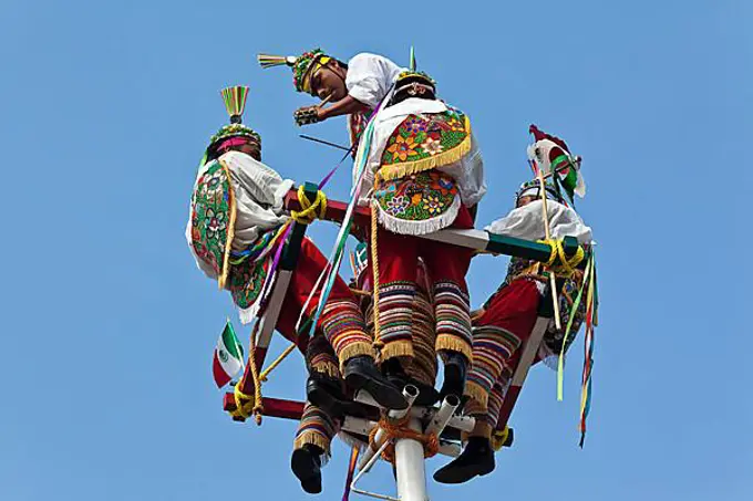 Voladores, flying dancers, Xochimilco, Mexico City, Distrito Federal, Mexico, Central America