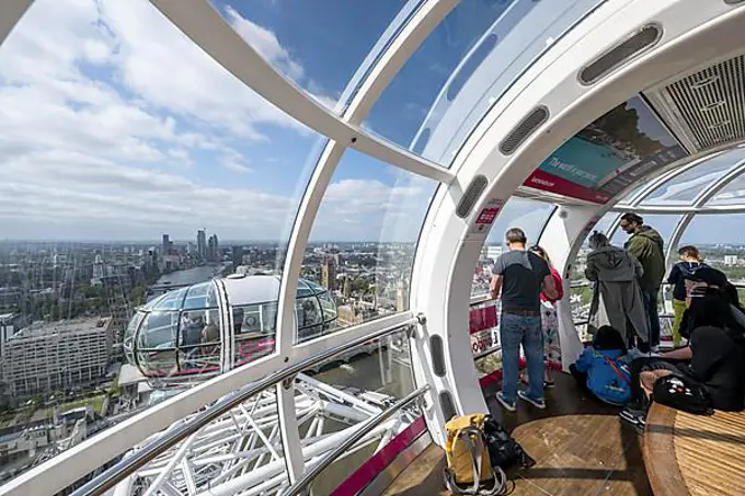 Tourists, London Eye cabin, London, England, United Kingdom, Europe