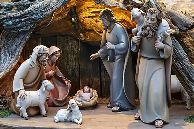 Christmas cot with the figures of Joseph, Mary and the baby Jesus in the stable, Christmas market Stuttgart, Baden-Wuerttemberg, Germany, Europe