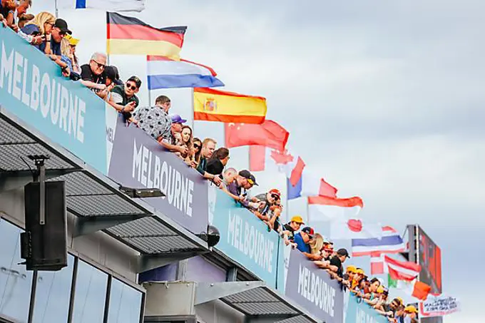 MELBOURNE, AUSTRALIA, APRIL 9: Fans and atmosphere at the 2022 Australian Formula 1 Grand Prix on 9th April 2022