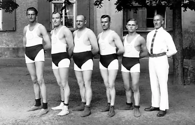 Five men in strange sports pants, ca. 1920s, exact place unknown, Germany, Europe