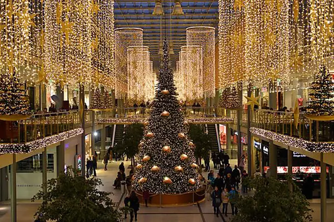 Shopping centre Potsdamer Platz arcades, decorated for Christmas, Christmas tree, Christmas trees, Christmas shopping, Christmas shopping, Potsdamer Platz, Berlin-Tiergarten, Berlin, Germany, Europe