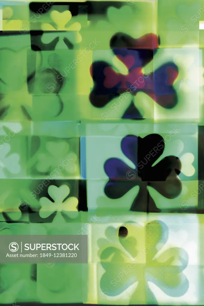 Overlapping four leaf clover