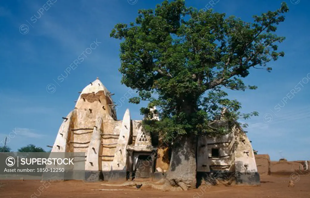 Ghana, Larabanga, Exterior Of Thirteenth Century Mosque.