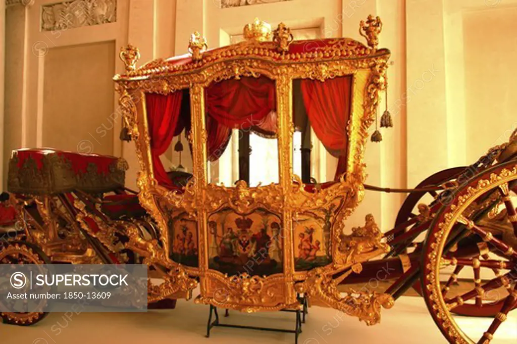 Russia, St Petersburg, Royal Carriage Exhibited At The Hermitage Museum