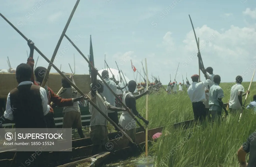 Zambia, Festivals, Lozi Kuomboka Annual Traditional Ceremony In Honour Of The Lozi King Or Litunga Held On Flood Plains Of Western Zambia.