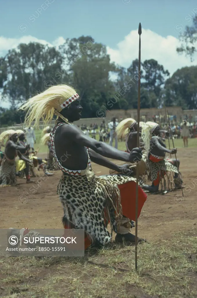 Rwanda, Festivals, All Male Traditionally Adorned Tutsi Intore Dancers Characterised By Coordinated Drilling Dances Reflecting The Tutsi Warrior Tradition