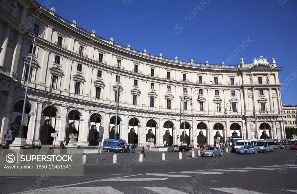 Italy, Lazio, Rome, Piazza della Repubblica.