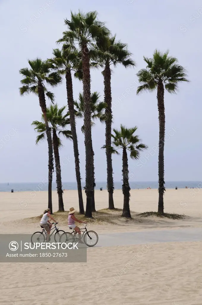 Usa, California, Los Angeles, 'South Bay Cycle Route, Santa Monica'