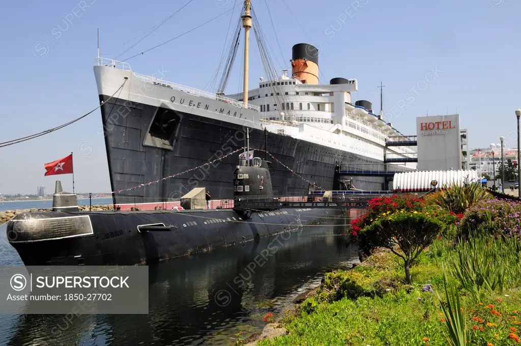 Usa, California, Los Angeles, 'Scorpion Russian Submarine & Queen Mary Ship, Queens Bay, Long Beach'