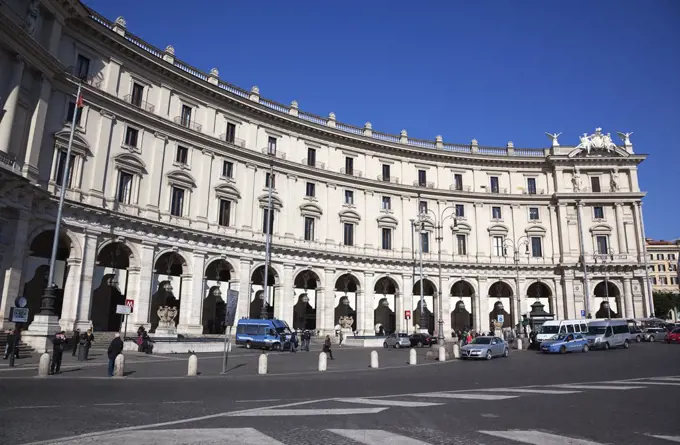 Italy, Lazio, Rome, Piazza della Repubblica.