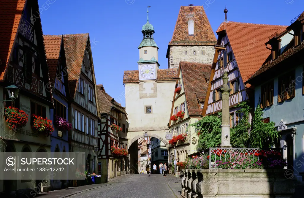 Germany, Bavaria, Rothenburg-ob-der-Tauber, Markus Tower and Roeder Arch