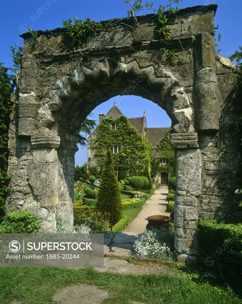 UK - England, Wiltshire, Malmesbury, Abbey House Gardens