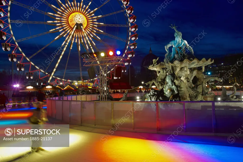 Germany, Brandenburg, Berlin, Christmas Market - funfair and ice rink