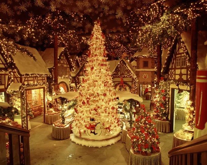 Germany, Bavaria, Rothenburg-ob-der-Tauber, Christmas shop 