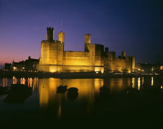 UK - Wales, Gwynedd, Caernarfon, Caernarfon Castle at night