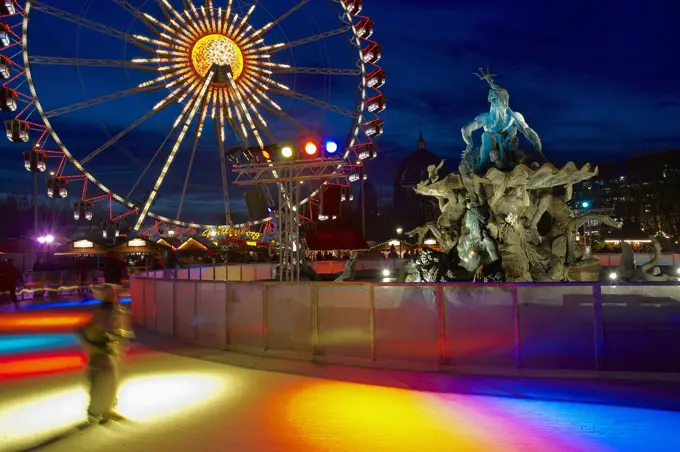 Germany, Brandenburg, Berlin, Christmas Market - funfair and ice rink