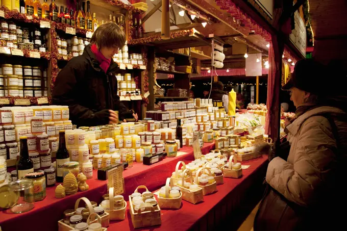 Germany, Baden Wurttemberg, Ludwigsburg, Christmas Market - food stall