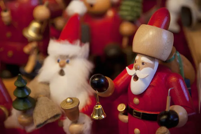 Germany, Baden Wurttemberg, Stuttgart, Christmas Market - wooden decorations