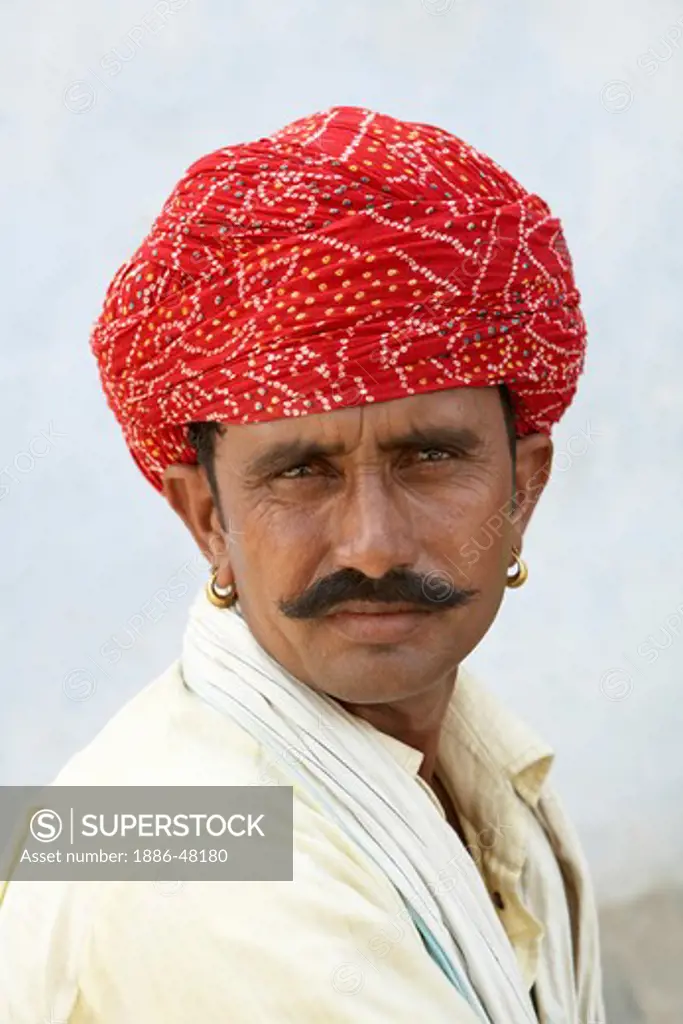 India, Rajasthan state, Bera area, farmer with traditional clothes