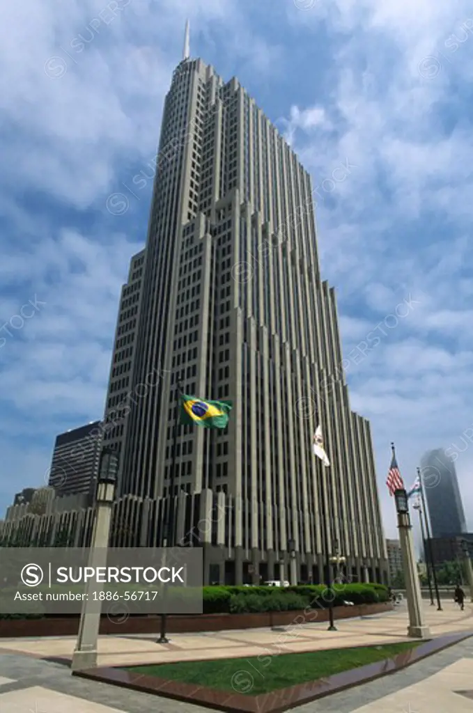 The NBC TOWER was built in 1989, architectural firm SKIDMORE, OWINGS and MERRILL - CHICAGO, ILLINOIS