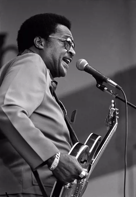 LITTLE MILTON plays his lead guitar and sings at the MONTEREY JAZZ FESTIVAL - MONTEREY, CALIFORNIA