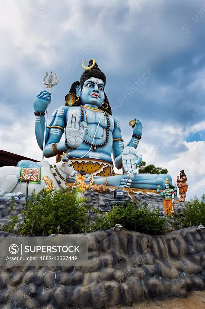 Hindu statue of Shiva praying at Koneswaram temple in Trincomalee, an important hindu shrine; Trincomalee, Sri Lanka