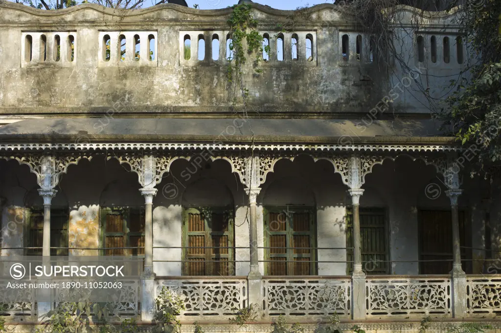 Old colonial architecture period house at Sarnath near Varanasi, Benares, Northern India