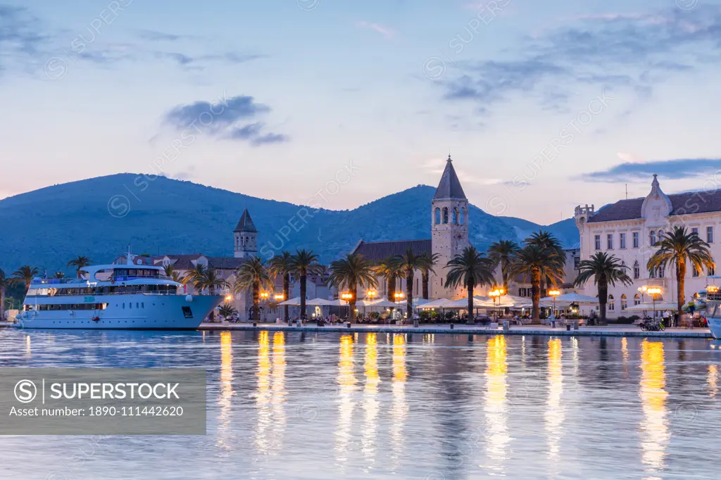 Trogir Harbour at dusk, Trogir, Croatia, Europe