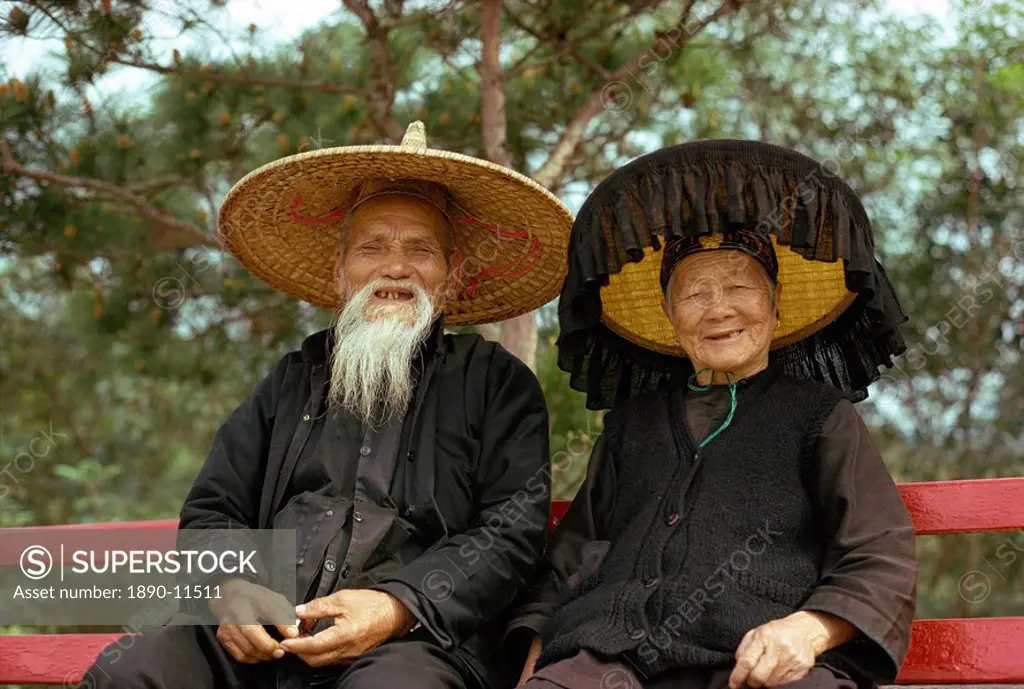 Elderly Hakka couple in traditional dress, Hong Kong, China, Asia