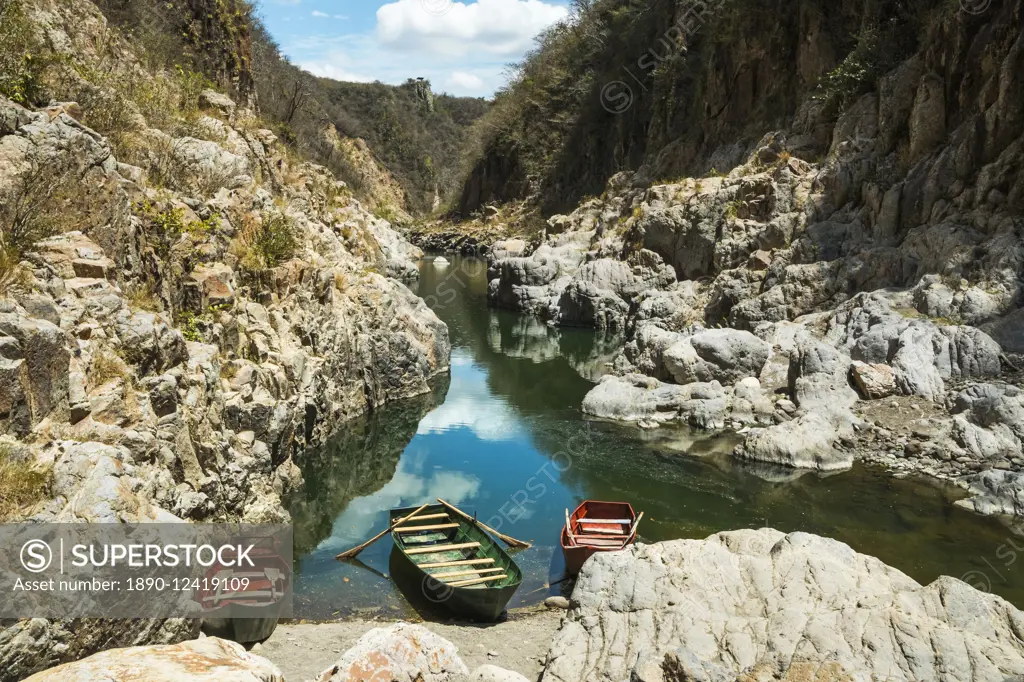 Boat navigable part of the Coco River before it narrows into the Somoto Canyon National Monument, Somoto, Madriz, Nicaragua, Central America