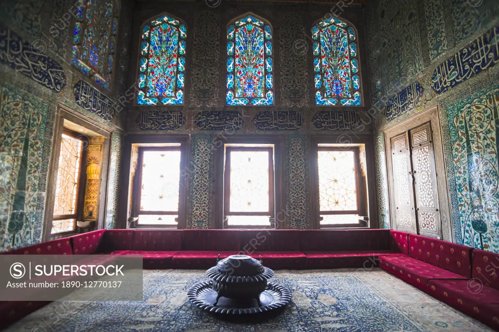 Summerhouse interior at Topkapi Palace, UNESCO World Heritage Site, Istanbul, Turkey, Europe