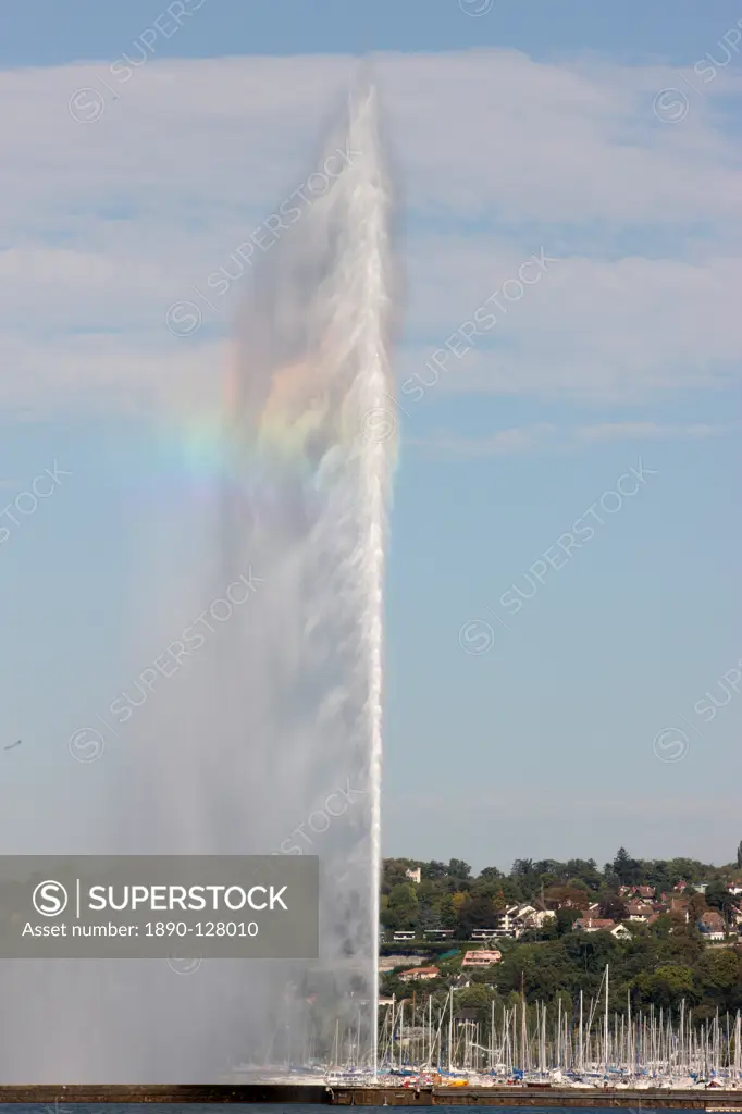 Jet d´Eau, the world´s tallest fountain, on Lake Geneva Lake Leman, Geneva, Switzerland, Europe