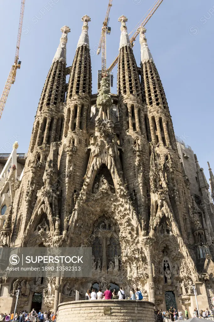 Gaudi's Cathedral of La Sagrada Familia, still under construction, UNESCO World Heritage Site, Barcelona, Catalonia, Spain, Europe