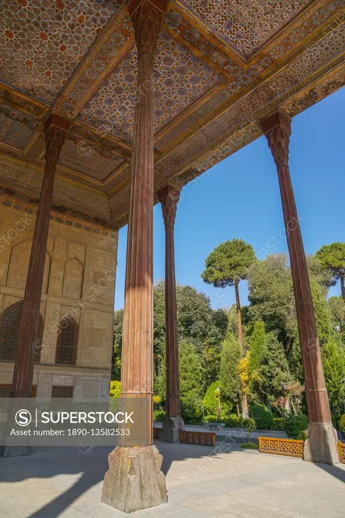 Chehel Sotun (Chehel Sotoun) (40 Columns) Palace, Isfahan, Iran, Middle East