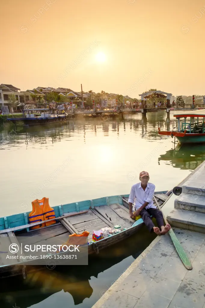 Boat in Hoi An, Vietnam, Indochina, Southeast Asia, Asia