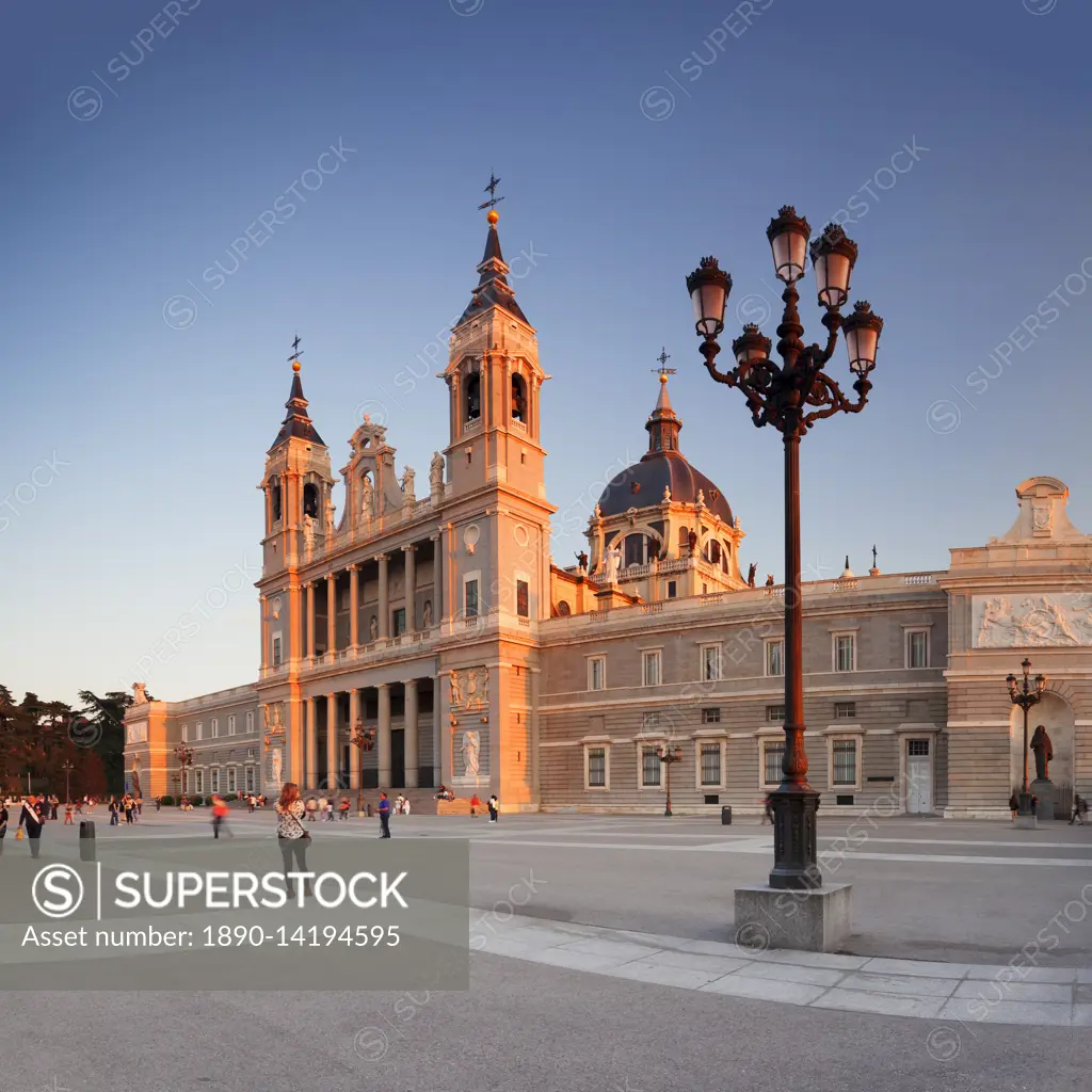 Almudena Cathedral (Santa Maria la Real de La Almudena), Plaza de la Armeria, Madrid, Spain, Europe