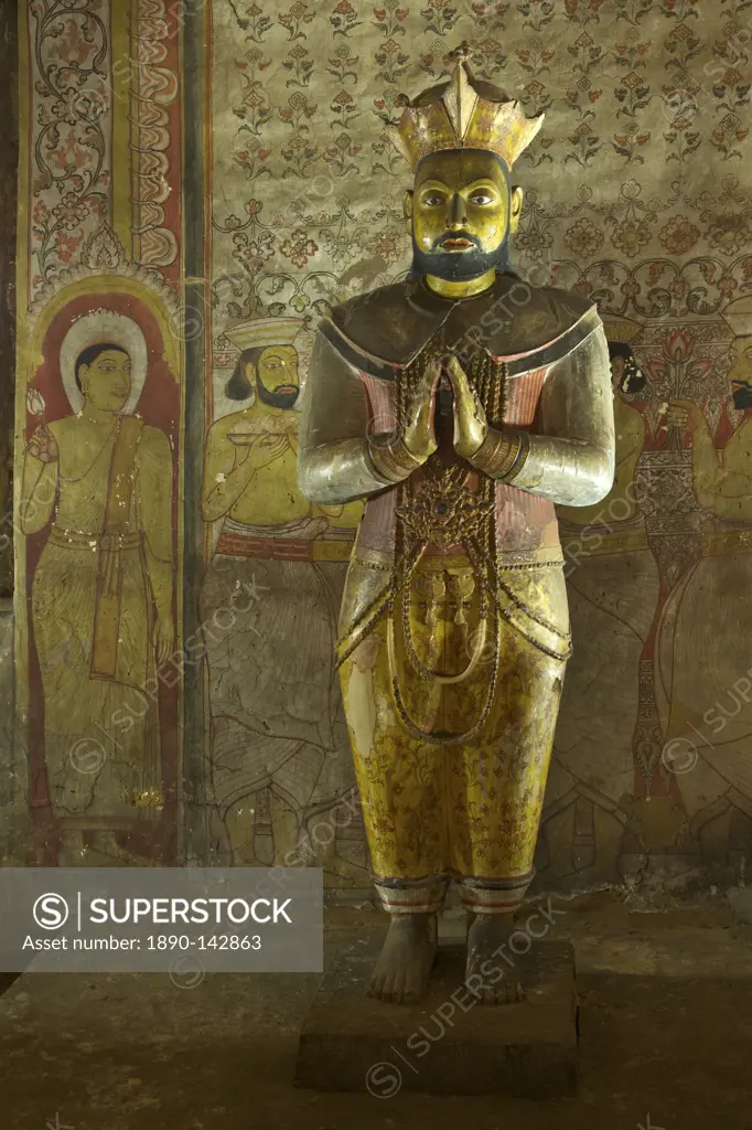 Statue of King Nissanka Malla, 12th century, Dambulla Cave Temple, UNESCO, World Heritage Site, Sri Lanka, Asia