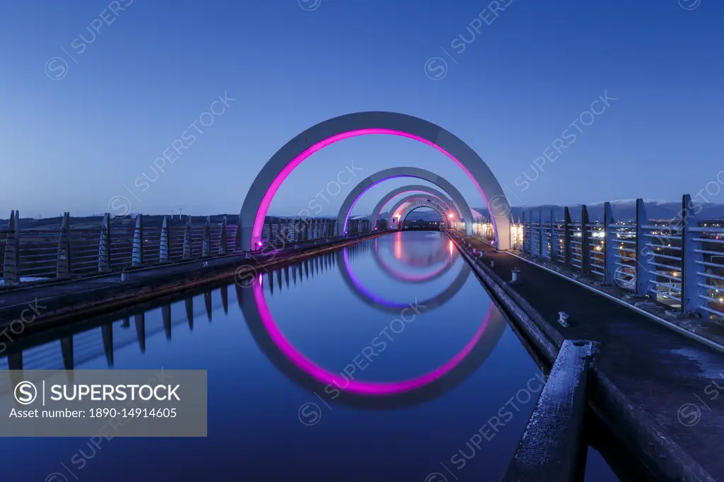 The Falkirk Wheel, connecting the Forth Clyde Canal to the Union Canal, Falkirk, Stirlingshire, Scotland, United Kingdom, Europe