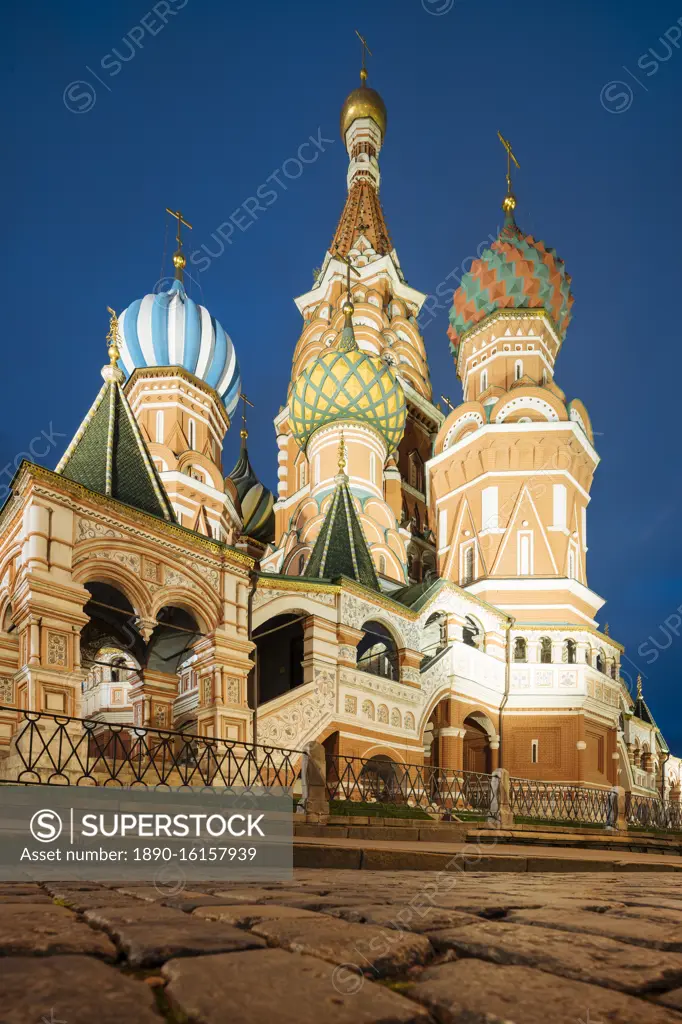 Exterior of St. Basil's Cathedral at night, Red Square, UNESCO World Heritage Site, Moscow, Moscow Oblast, Russia, Europe